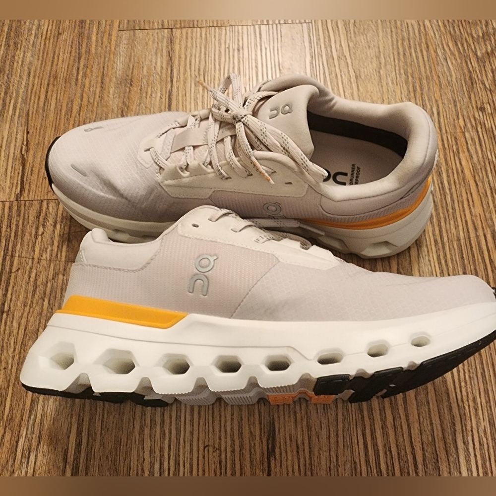 Size. 7.5 Cloudrunner. 2. Women's Waterprof - Picture 10 of 10